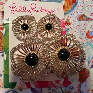 NWT Lily Pulitzer gold and black showstopper flower earrings.